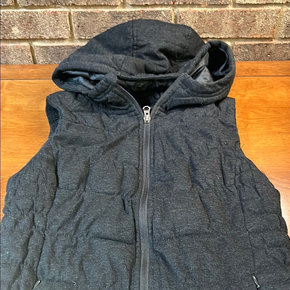 Be by Blanc Noir Black Hooded Vest Medium